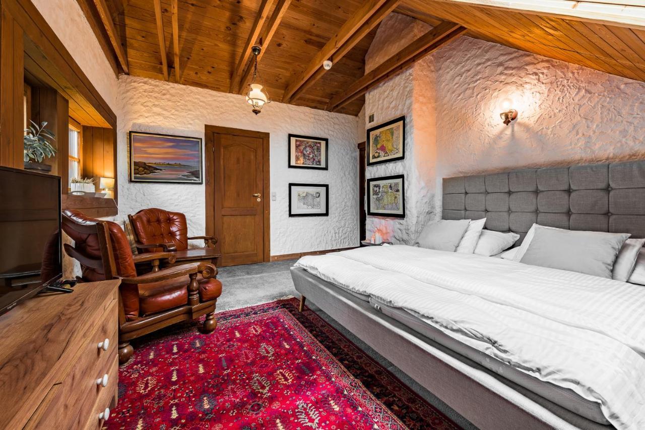 Dworek Wiktorowo Hotel Budki Petrykowskie ภายนอก รูปภาพ