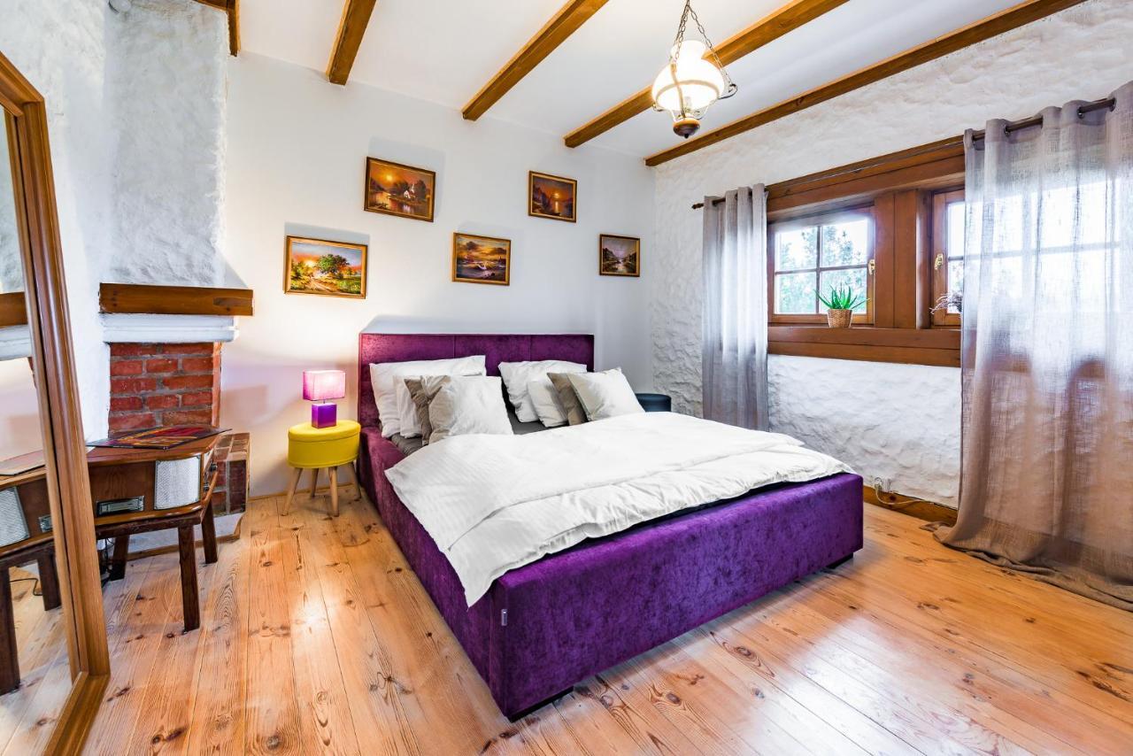 Dworek Wiktorowo Hotel Budki Petrykowskie ภายนอก รูปภาพ