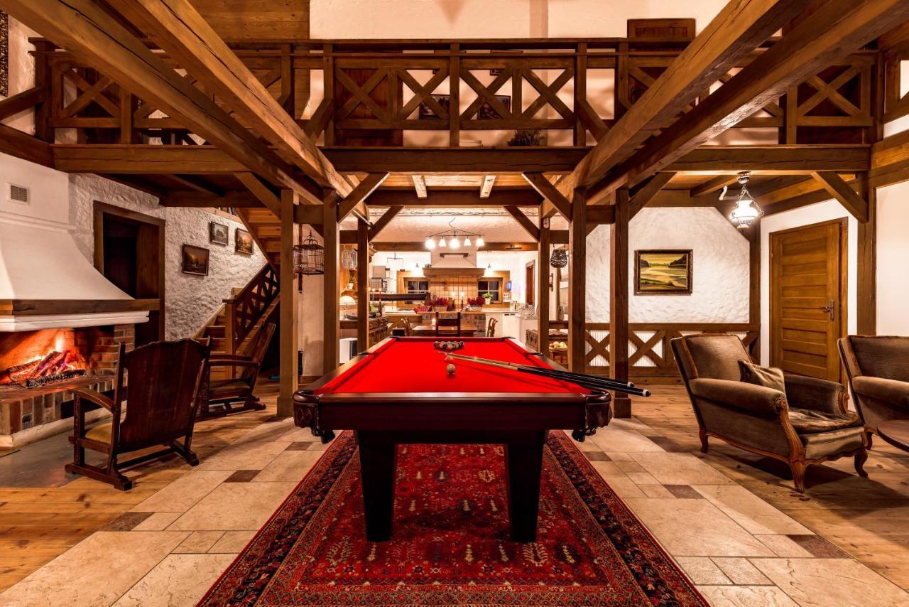 Dworek Wiktorowo Hotel Budki Petrykowskie ภายนอก รูปภาพ
