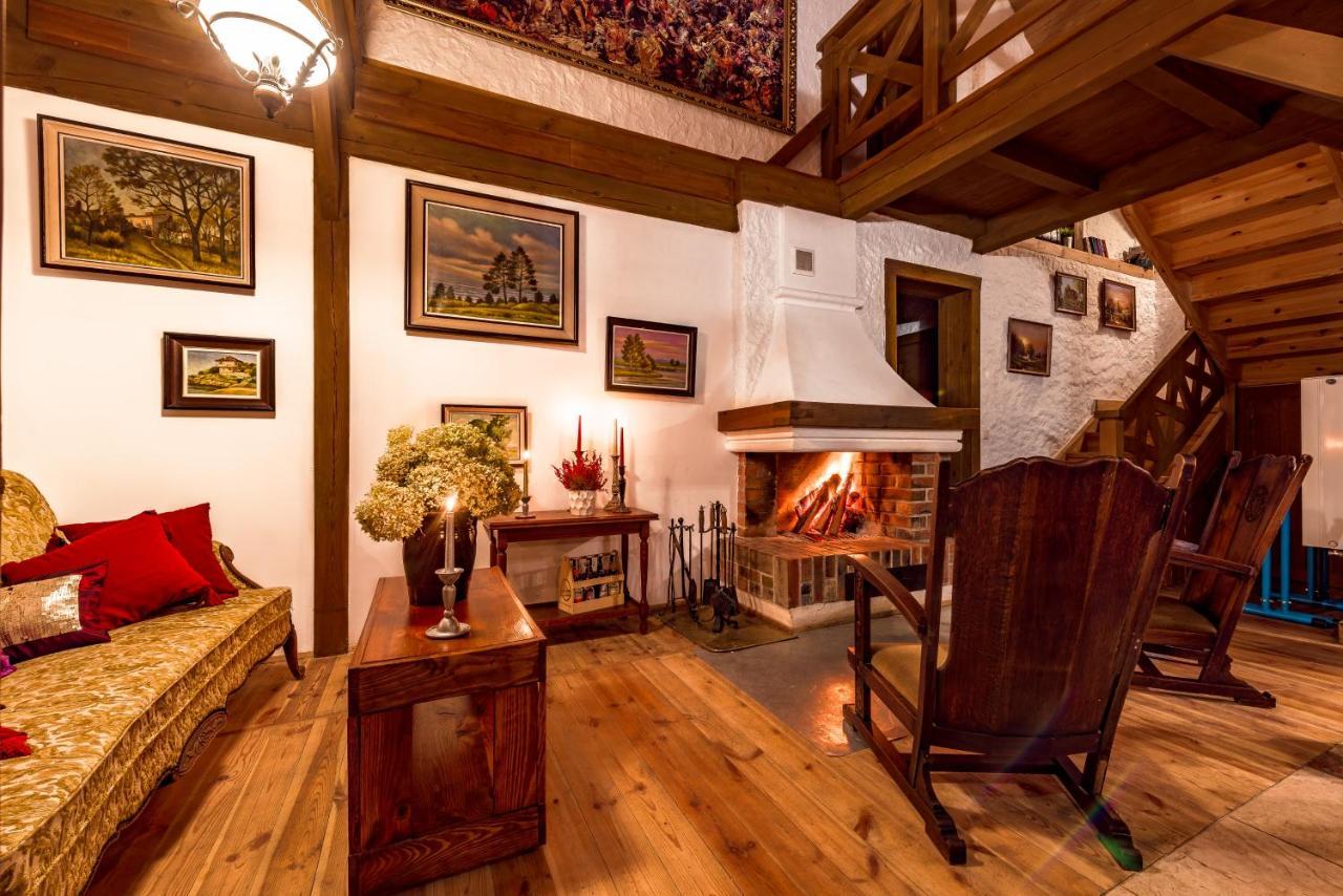 Dworek Wiktorowo Hotel Budki Petrykowskie ภายนอก รูปภาพ