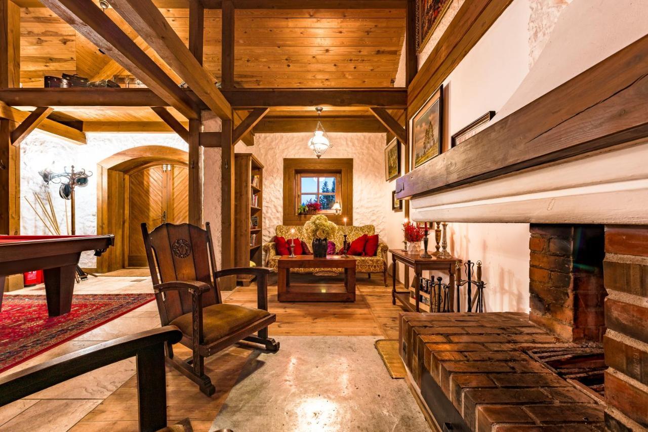 Dworek Wiktorowo Hotel Budki Petrykowskie ภายนอก รูปภาพ