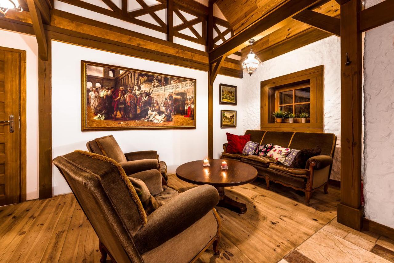 Dworek Wiktorowo Hotel Budki Petrykowskie ภายนอก รูปภาพ