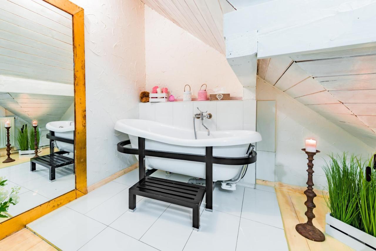 Dworek Wiktorowo Hotel Budki Petrykowskie ภายนอก รูปภาพ