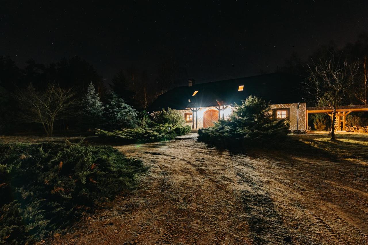 Dworek Wiktorowo Hotel Budki Petrykowskie ภายนอก รูปภาพ